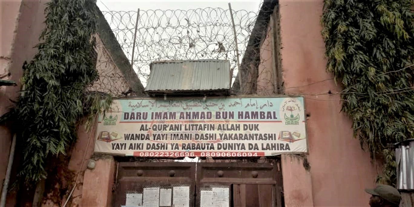 Nigerian police have rescued more than 300 men and boys, some as young as five, from a "house of torture" in the Rigasa area of the northern city of Kaduna, 27 September, 2019. The detainees were allegedly sexually abused, starved and tortured while they were held captive in shackles. A sign above the building reads: "Imam Ahmad Bun Hambal centre for Islamic studies." (REUTERS/Stringer)