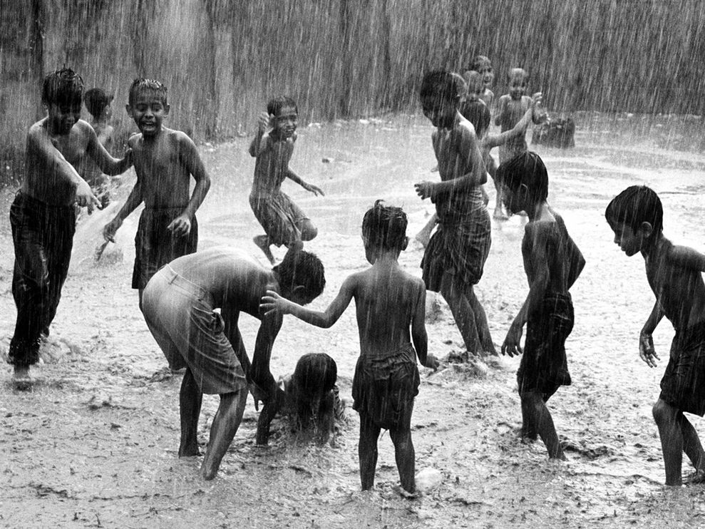 Dancing in the Rain (Image by Alice Santana)