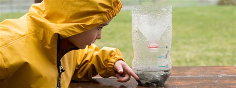 Home made rain gauge (Pinterest)