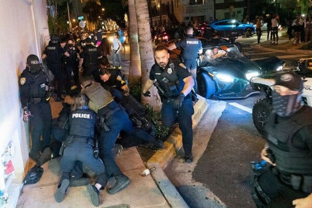 Black leaders react to South Beach spring break curfew, crackdown: ‘unnecessary force’