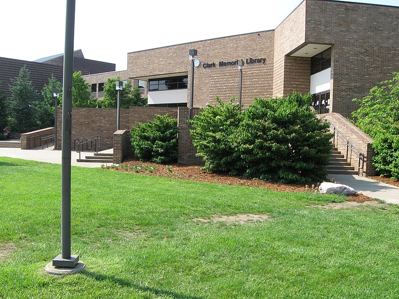 Clark Memorial Library at Shawnee State University (Photo by T. Strickland/Wikimedia Commons)