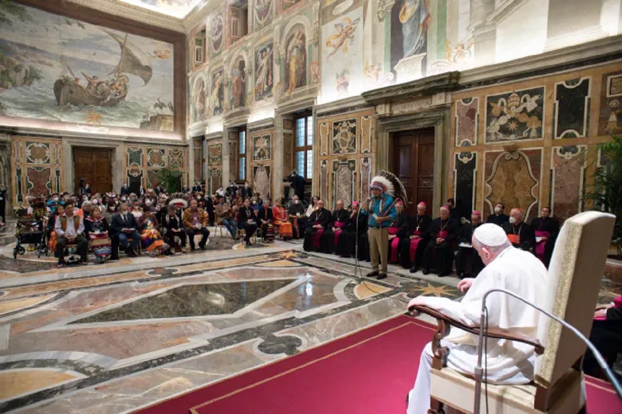 Pope Francis meets Canadian Indigenous leaders at the Vatican on April 1, 2022. (Image by Vatican Media)